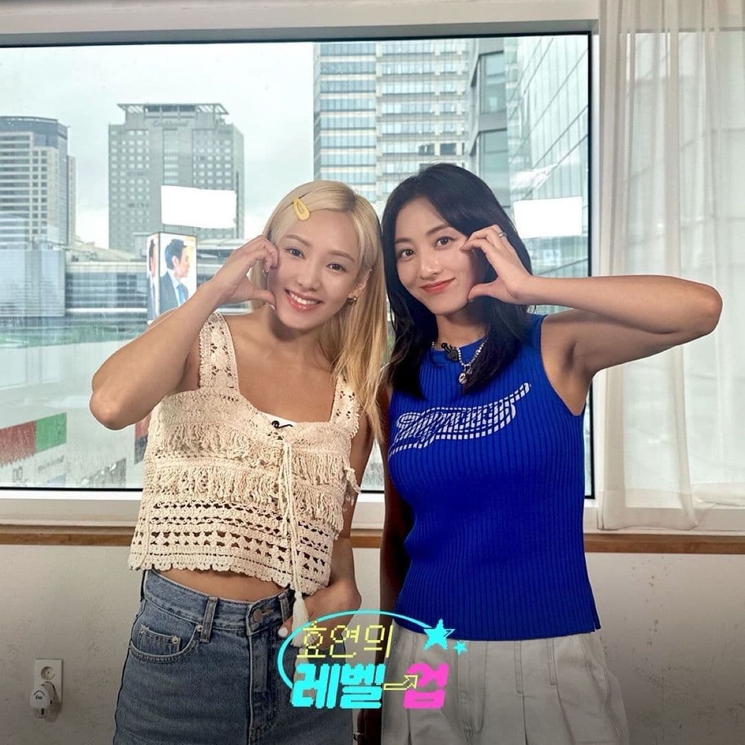 ORDER HÀNG HÀN QUỐC JIHYO (TWICE) HỘI NGỘ HYOYEON TRONG ‘HYO’S LEVEL UP’